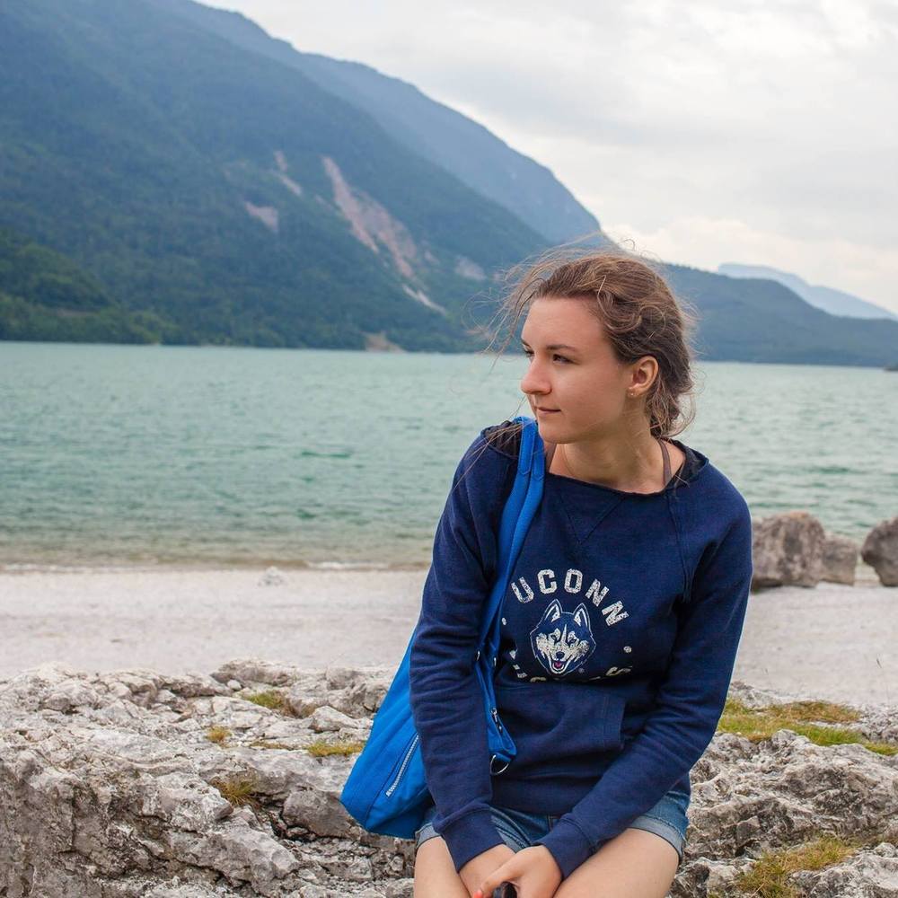 Meet your Posher, Elena